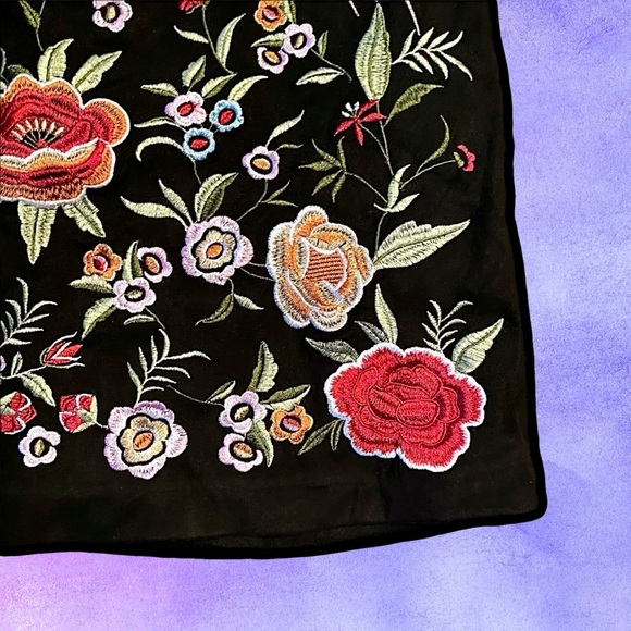 🌈 Beautiful boho embroidered skirt - Picture 3 of 7